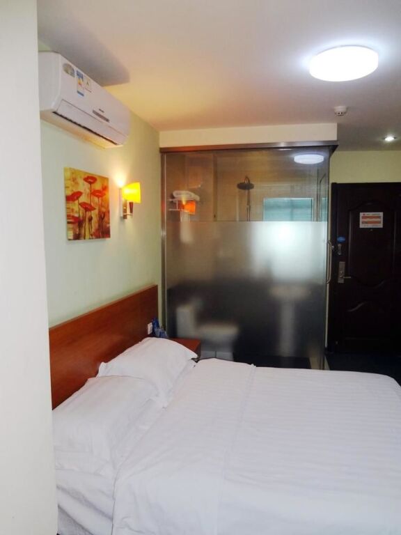 Таншань: Yijia Hotel