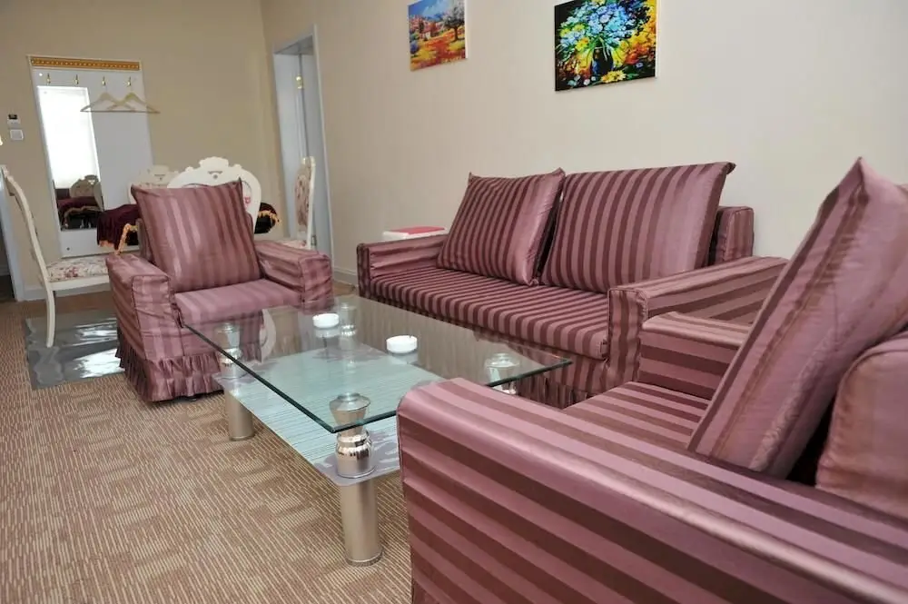 Синтай: Modern Hall Holiday Quick Hotel