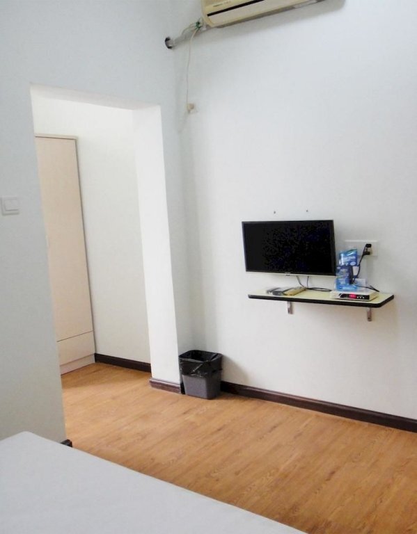 Шэньчжэнь: Shenzhen Yuewan Business Hotel