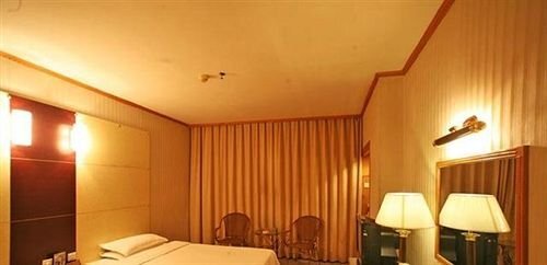 Чжэнчжоу: Fengyuan Hotel - Dengfeng