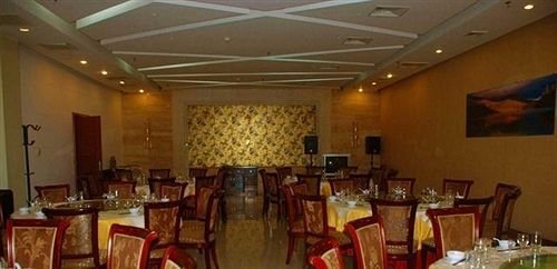 Пиндиншань: Thank Inn Chain Hotel Pingdingshan Weidong District Jianshe Road Trade Plaza