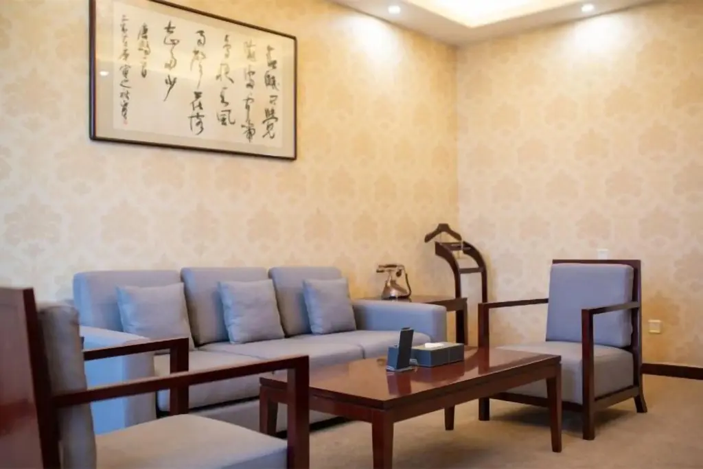Чжанцзяцзе: Floral Hotel Zhangjiajie Mengqi Meiju