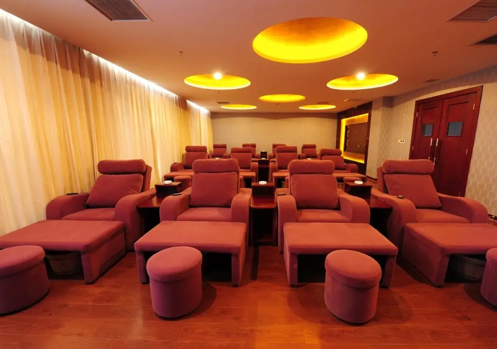 Чжанцзяцзе: Floral Hotel Zhangjiajie Mengqi Meiju
