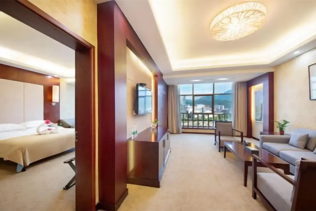 Чжанцзяцзе: Floral Hotel Zhangjiajie Mengqi Meiju