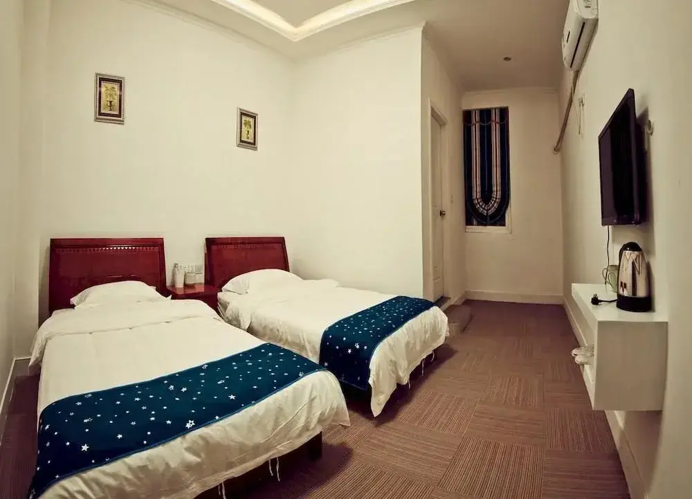 Цзясинь: Yunshang Theme Inn
