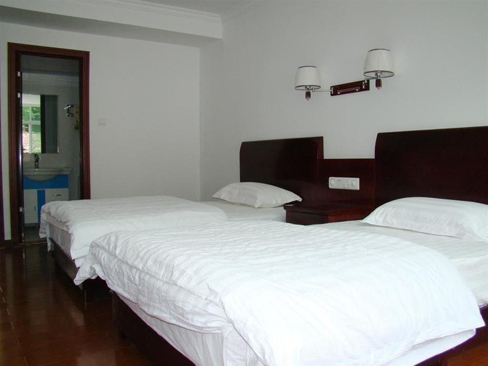 Чичжоу: Jiuhua Mountain Caihong Hotel