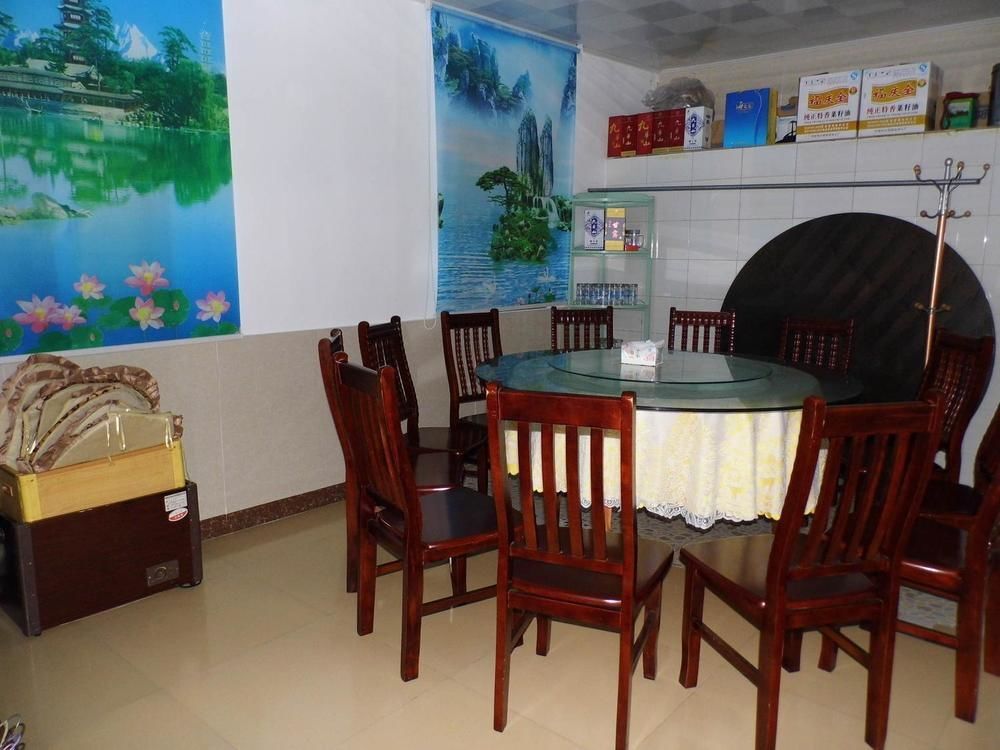 Чичжоу: Jiuhua Mountain Caihong Hotel