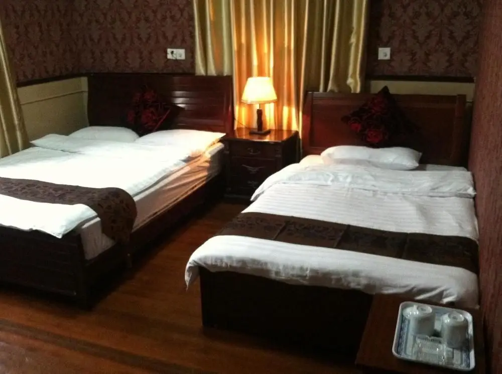 Шанхай: Shenfu Yard Inn