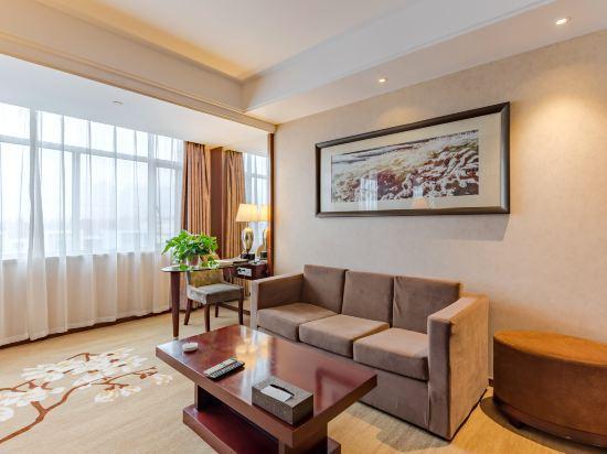 Бенгбу: Junhe International Hotel