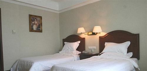Anhui Fuyang Guomao Hotel — фото 1