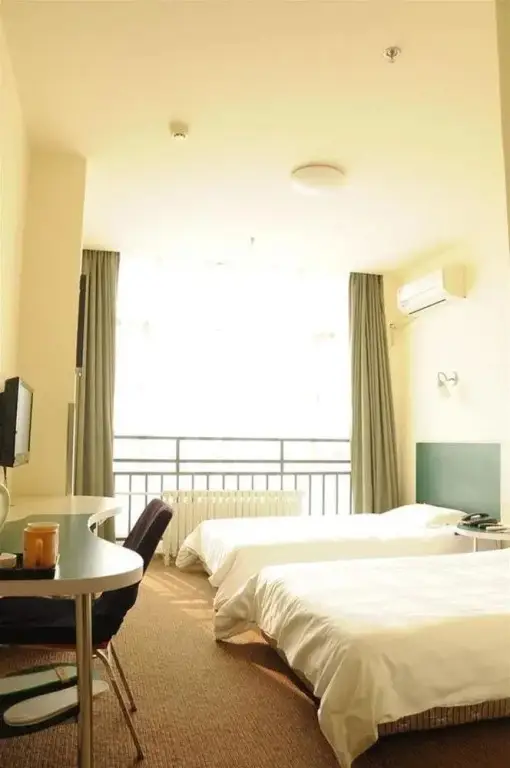 Шицзячжуан: Home Inn Shijiazhuang Xinbai Square