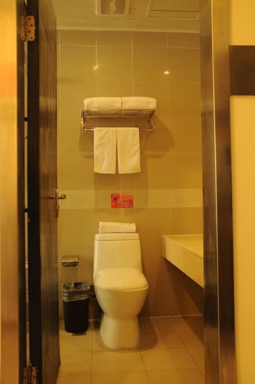Шицзячжуан: Home Inn Shijiazhuang Xinbai Square