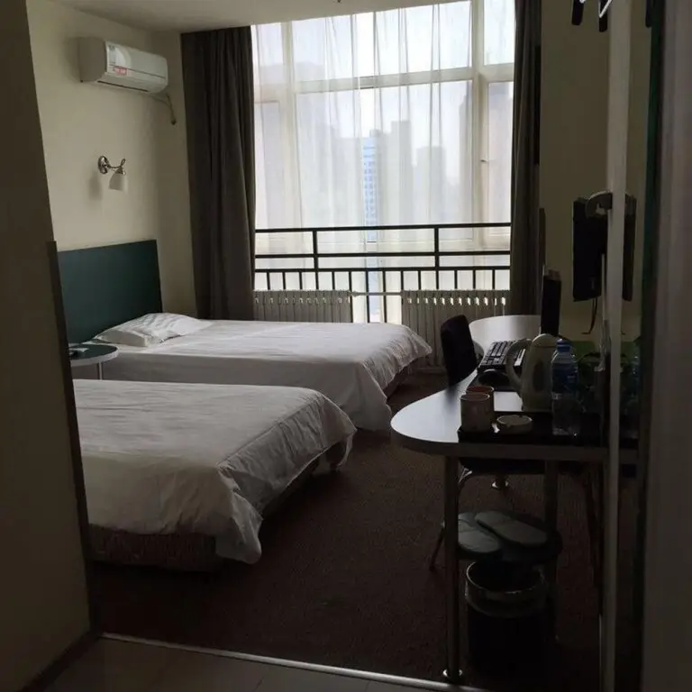 Шицзячжуан: Home Inn Shijiazhuang Xinbai Square