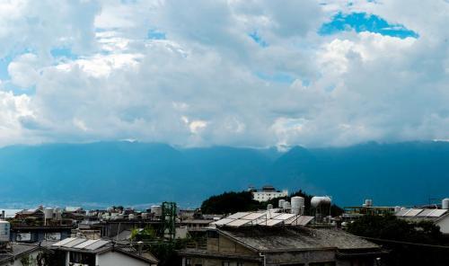 Дали: Dali Shuanglang Haiyue Xinju Guesthouse