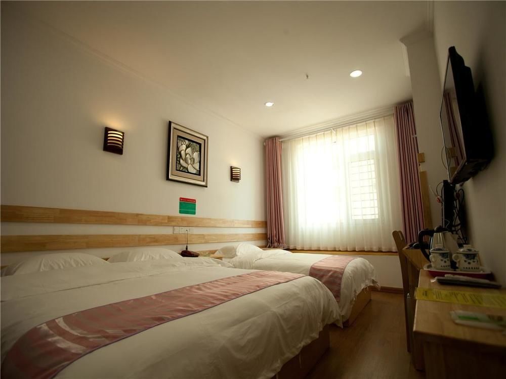 Циндао: Qingdao Wenyiyuan Business Hotel
