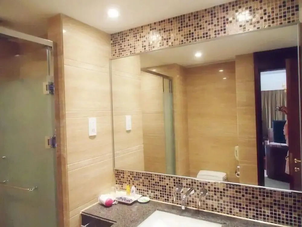 Шанхай: Jing'an Ziyuan Apartment