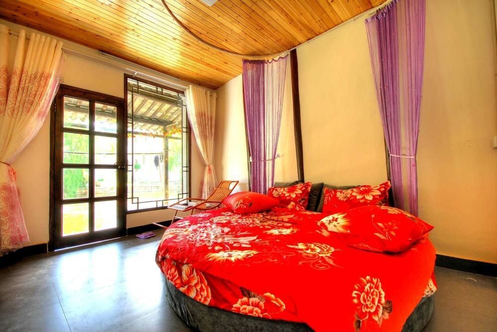 Цзясинь: Xitang Bay Inn