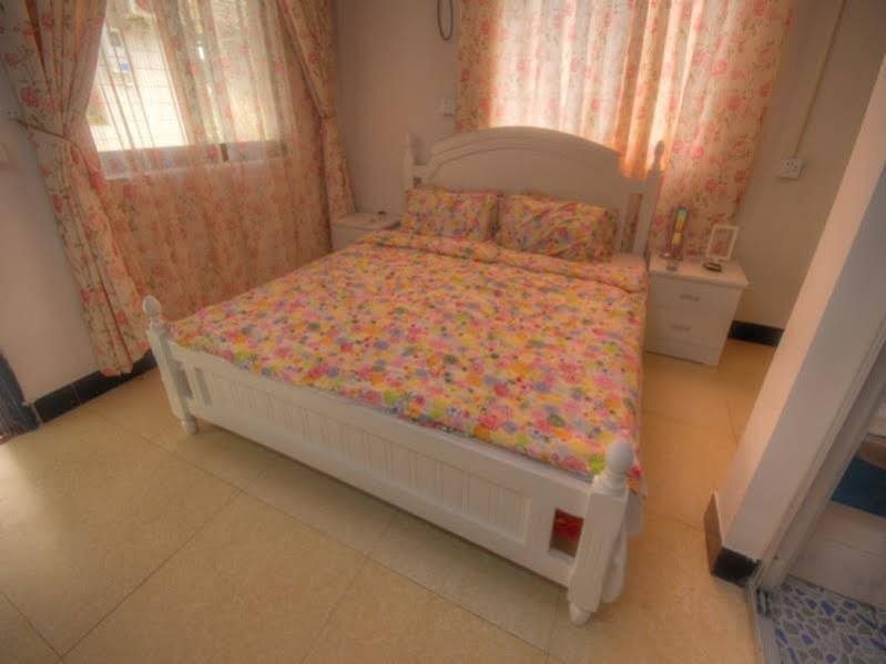 Цзясинь: Xitang Bay Inn