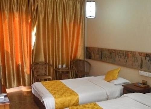 Цзаочжуан: Jiuhe Yashe Hotel