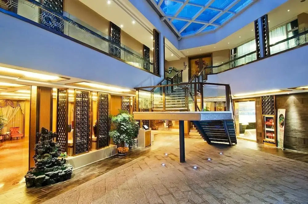 Нинбо: Ningbo University Hotel
