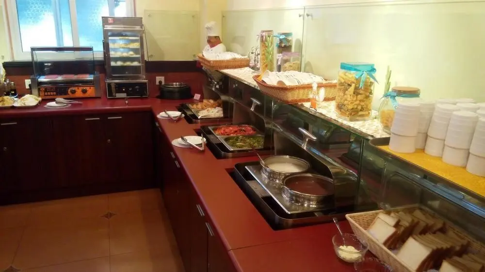 Вэйхай: Thank Inn Plus Hotel Weihai  Wenhua East Road