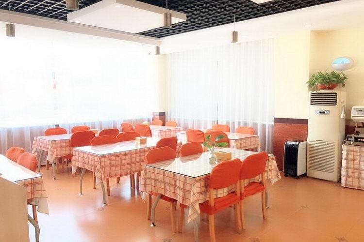 Чжанцзяган: Home Inn Zhangjiagang Chang'an South Road