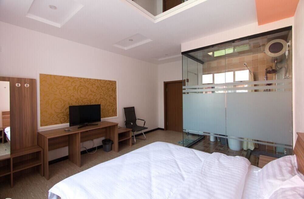 Байшань: Linjiang One Plus One Inn