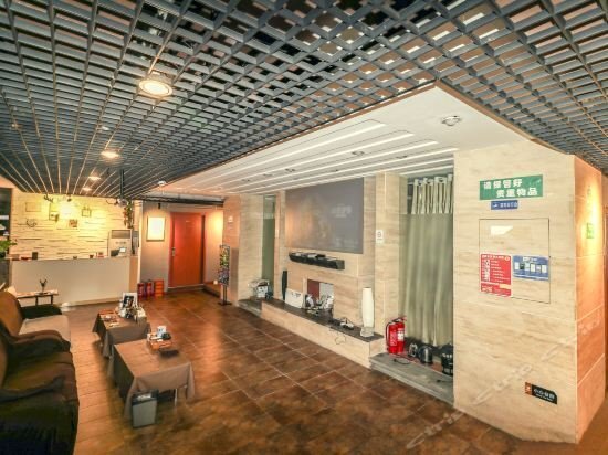 Циндао: Peninsula 168 Business Hotel- Qingdao