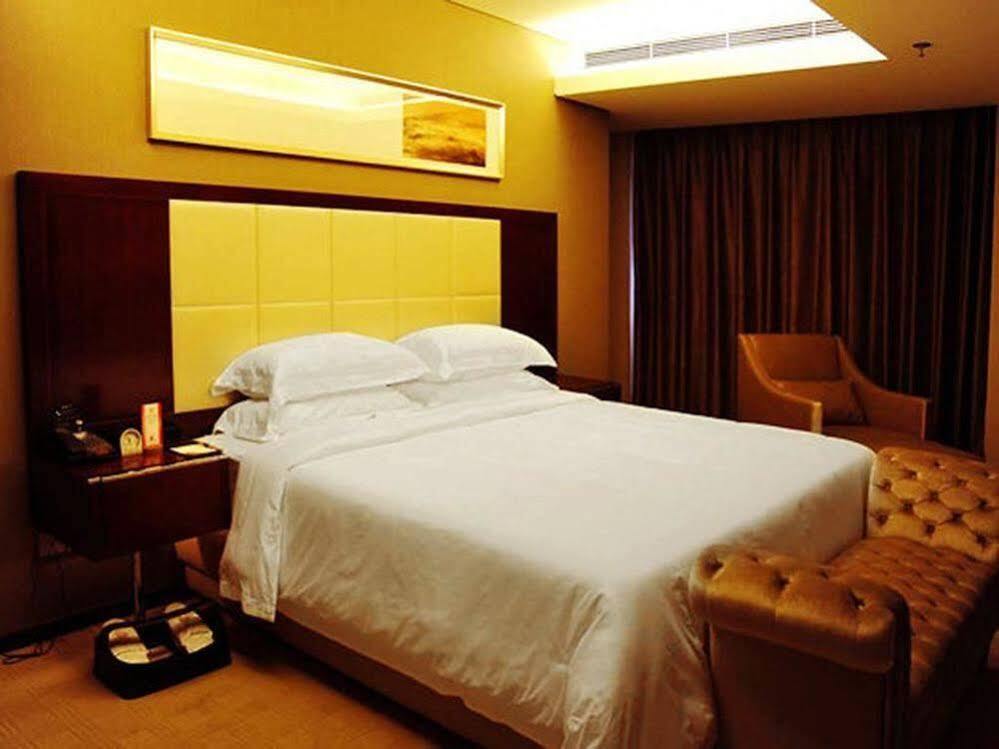 Таншань: Phoenix Business Hotel