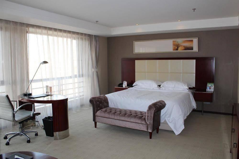 Таншань: Phoenix Business Hotel
