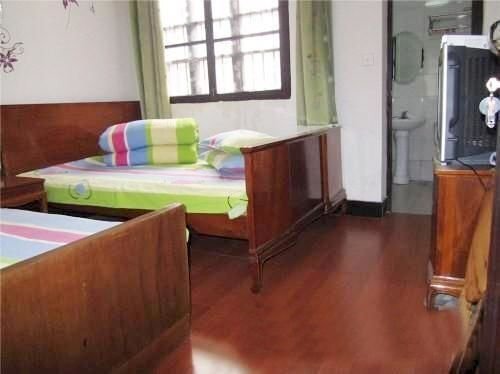 Цзясинь: Fangzhai Hostel