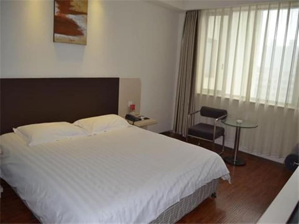 Чжанцзяган: Motel168 Zhangjiagang Changan Middle Road