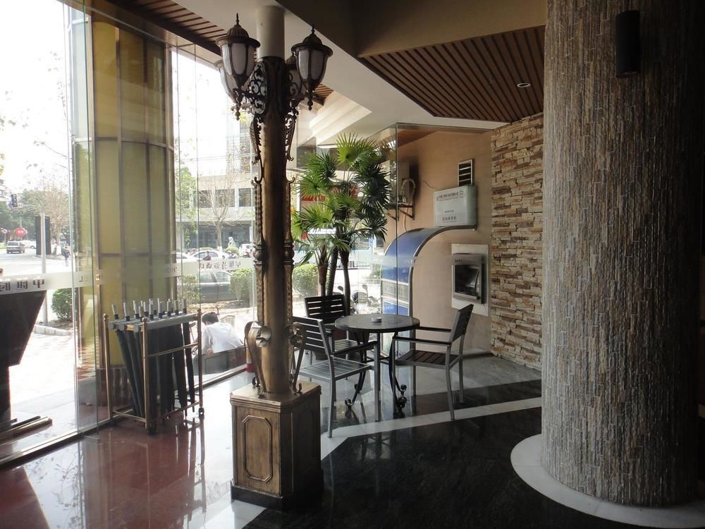 Маоминг: Zhonghui Fashion Hotel Maoming