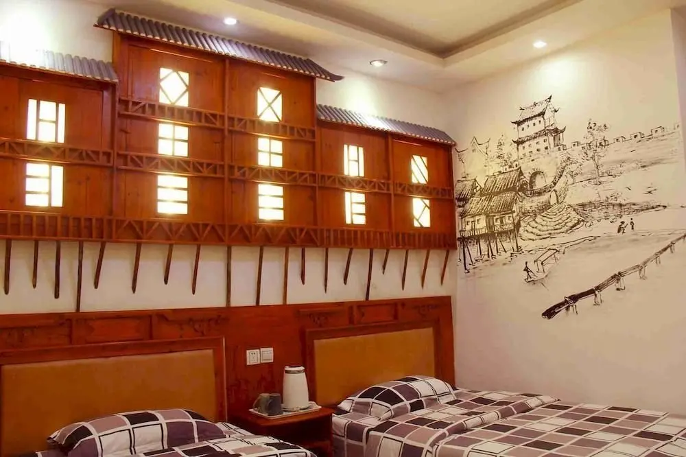 Сянси: Happy Utopia B&B (Fenghuang Ancient City Nanhua Branch)