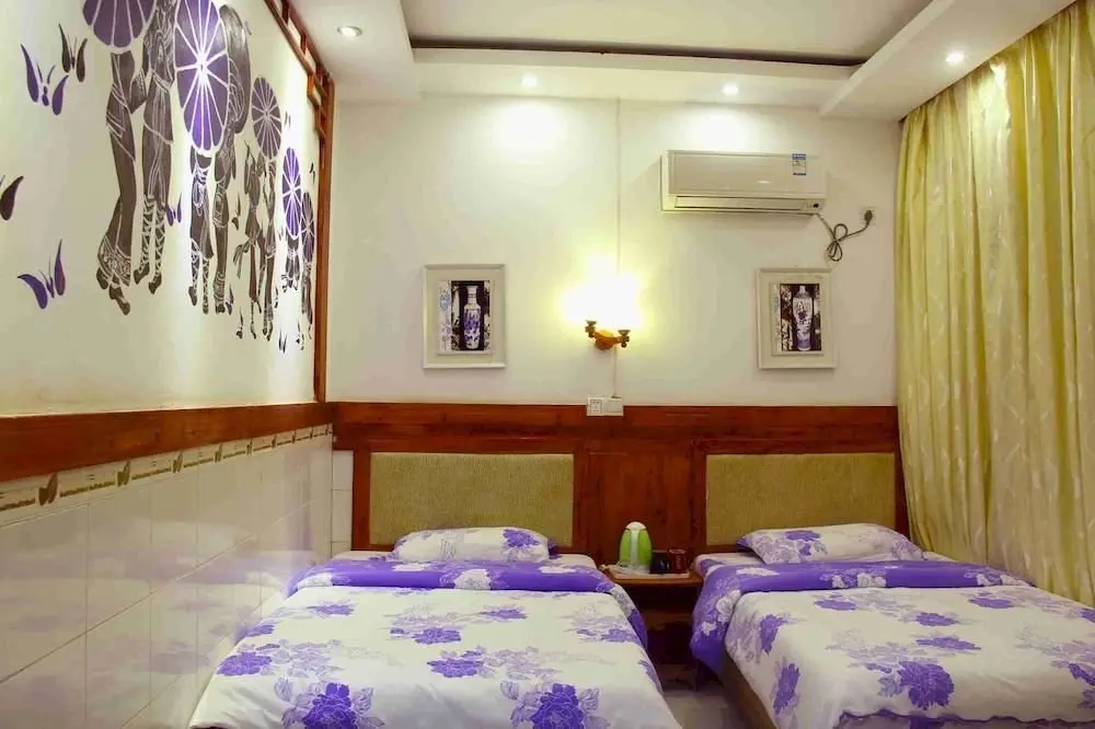Сянси: Happy Utopia B&B (Fenghuang Ancient City Nanhua Branch)