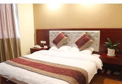 Super 8 Hotel Huai An Central Bus Station — фото 1