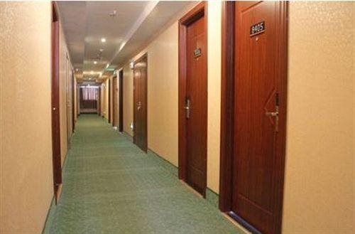 Хуайань: Super 8 Hotel Huai An Central Bus Station