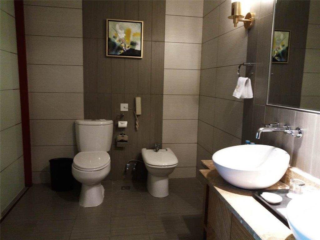 Юйлинь: Rising Dragon International Hotel