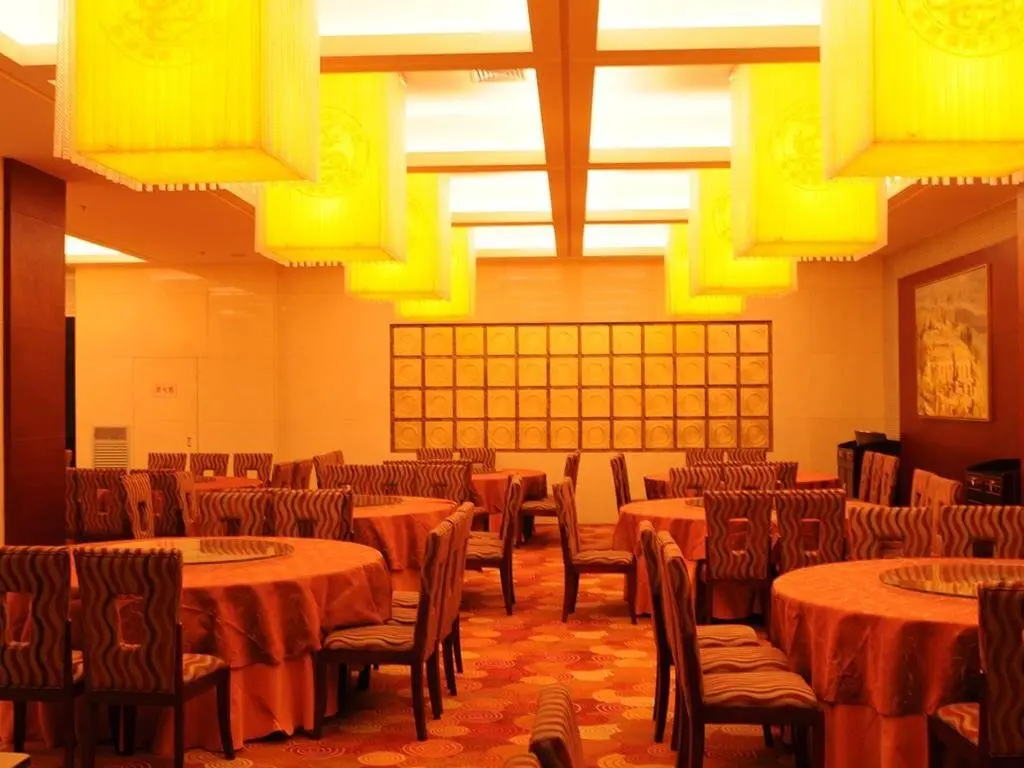 Юйлинь: Rising Dragon International Hotel
