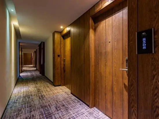 Нинбо: A Balance Hotel