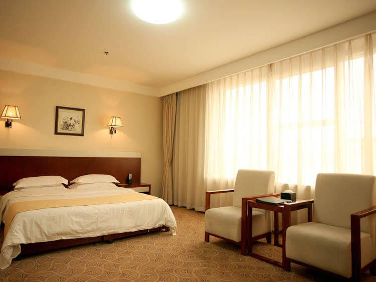 Пекин: Beijing Daxing Dragon Phoenix Hotel