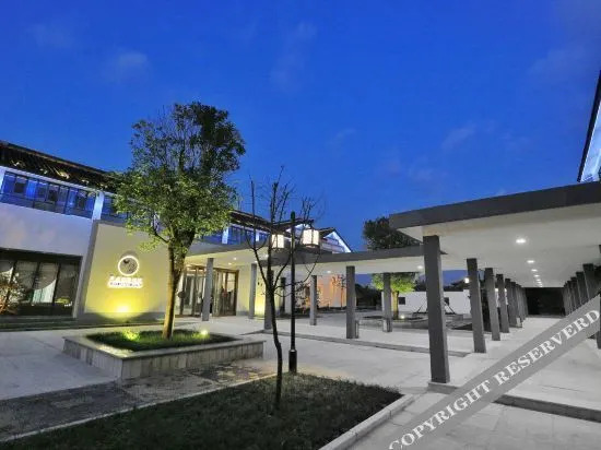 Чаншу: Luyi Resort Hotel