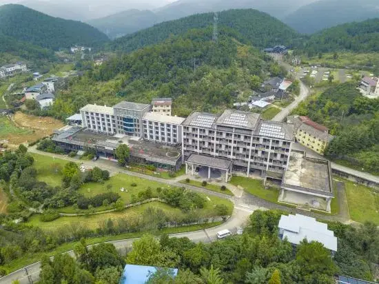 Jindaoxia Liangjiang Holiday Hotel — фото 1