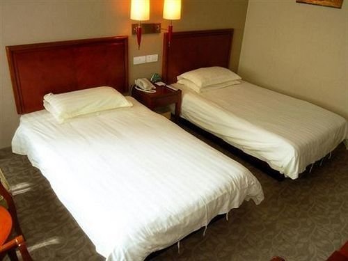 GreenTree Inn Haiing Raiway Hotel — фото 1
