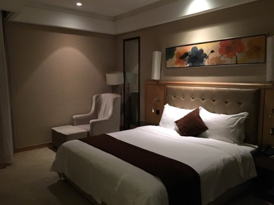 Хэфэй: Hua Du CEO Business Hotel (Currently unavailable)