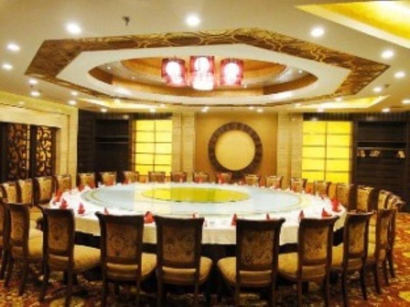 Цзинань: Huanlian Lucaihuang Business