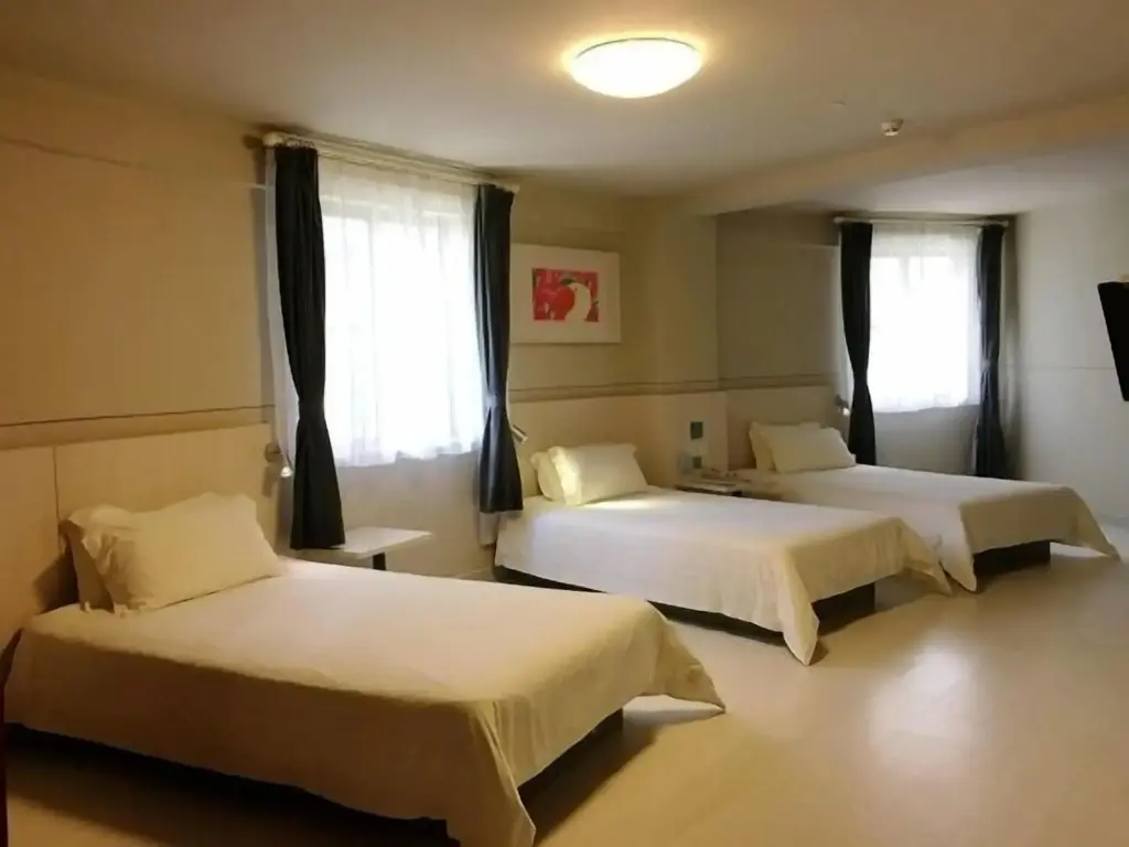Цзиньюань: Jinjiang Inn Qingyuan Qingxin Avenue Mountain View