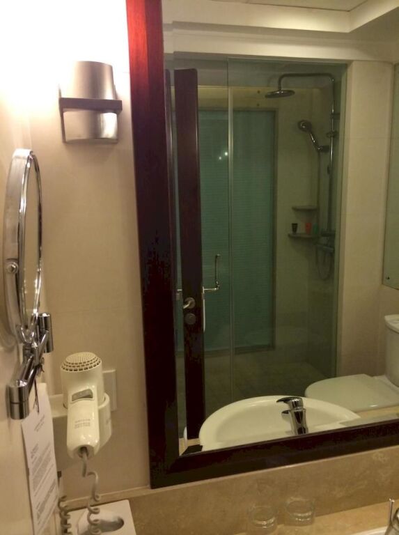 Цзюцзян: Lushan Guling Holiday Inn