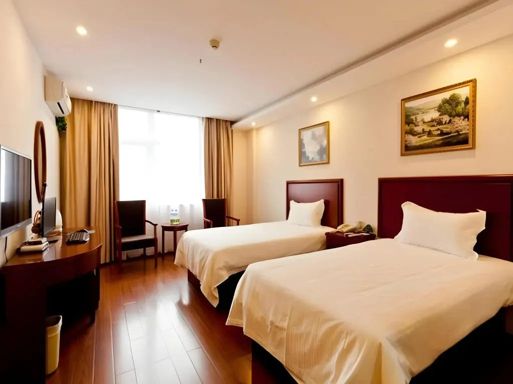 Циндао: GreenTree Inn Qingdao Jiaozhou Bus Terminal Station Haier Avenue Express Hotel