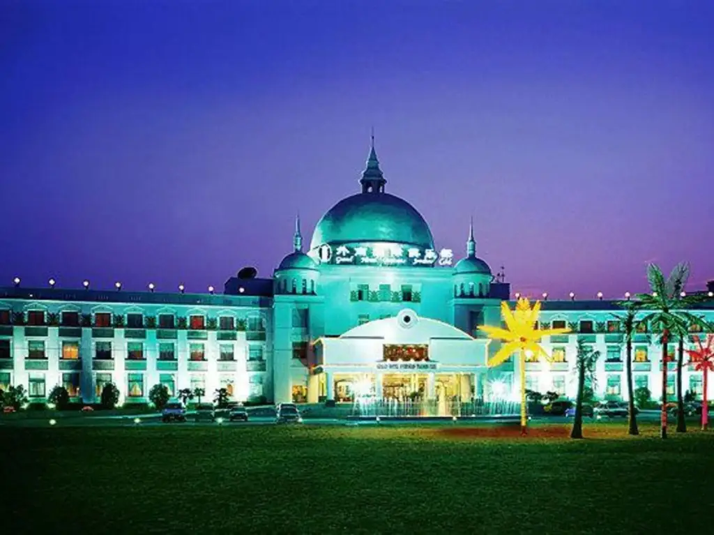 Хэфэй: Grand Hotel Overseas Traders Club